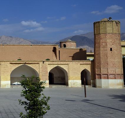 مسجد جامع داراب، أوّل مسجد ذو أربعة مآذن في العالم