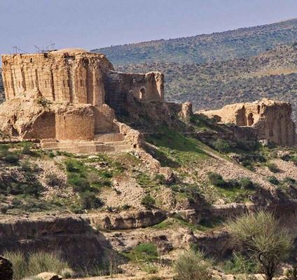 قلعة دختر (البنت)، حامية عاصمة الساسانيين