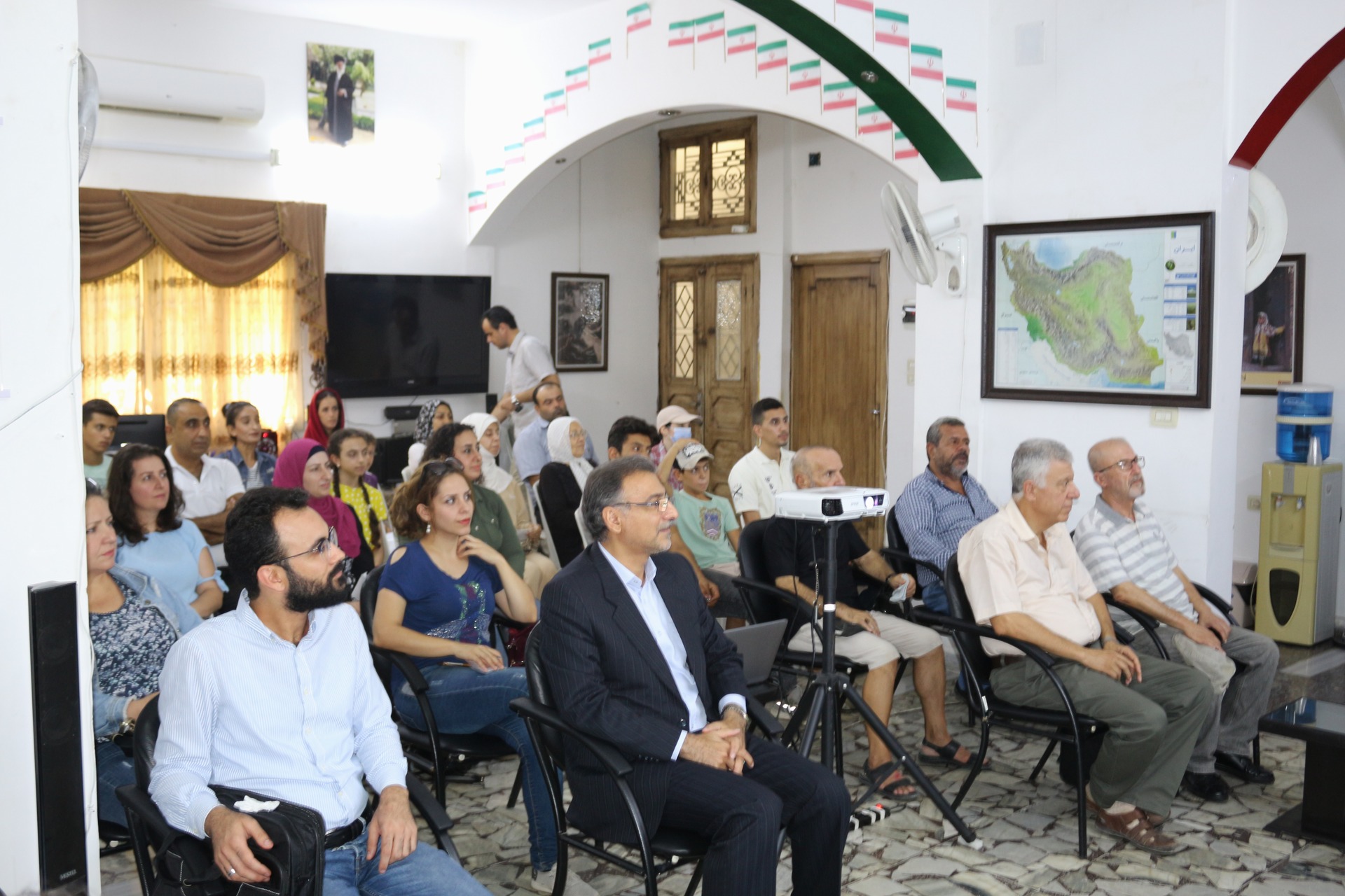 الجلسة الرابعة من جلسات "إيران بعيون سوريّة" في المركز الثقافي الإيراني في اللاذقية