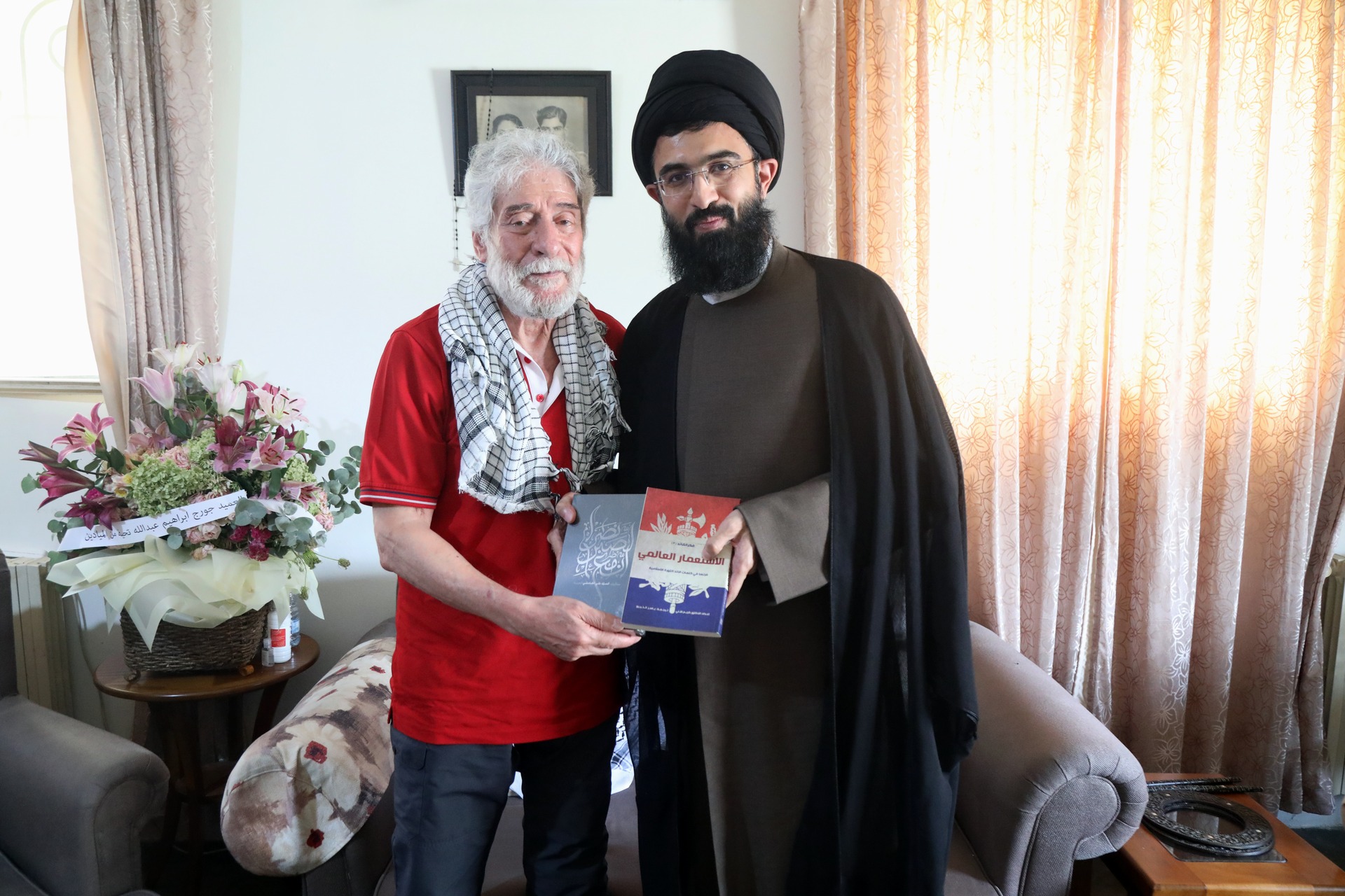  المستشار الثقافي الإيراني زار عبد الله في القبيات لتهنئته باطلاق سراحه: ضرورة ان تكون المقاومة شاملة