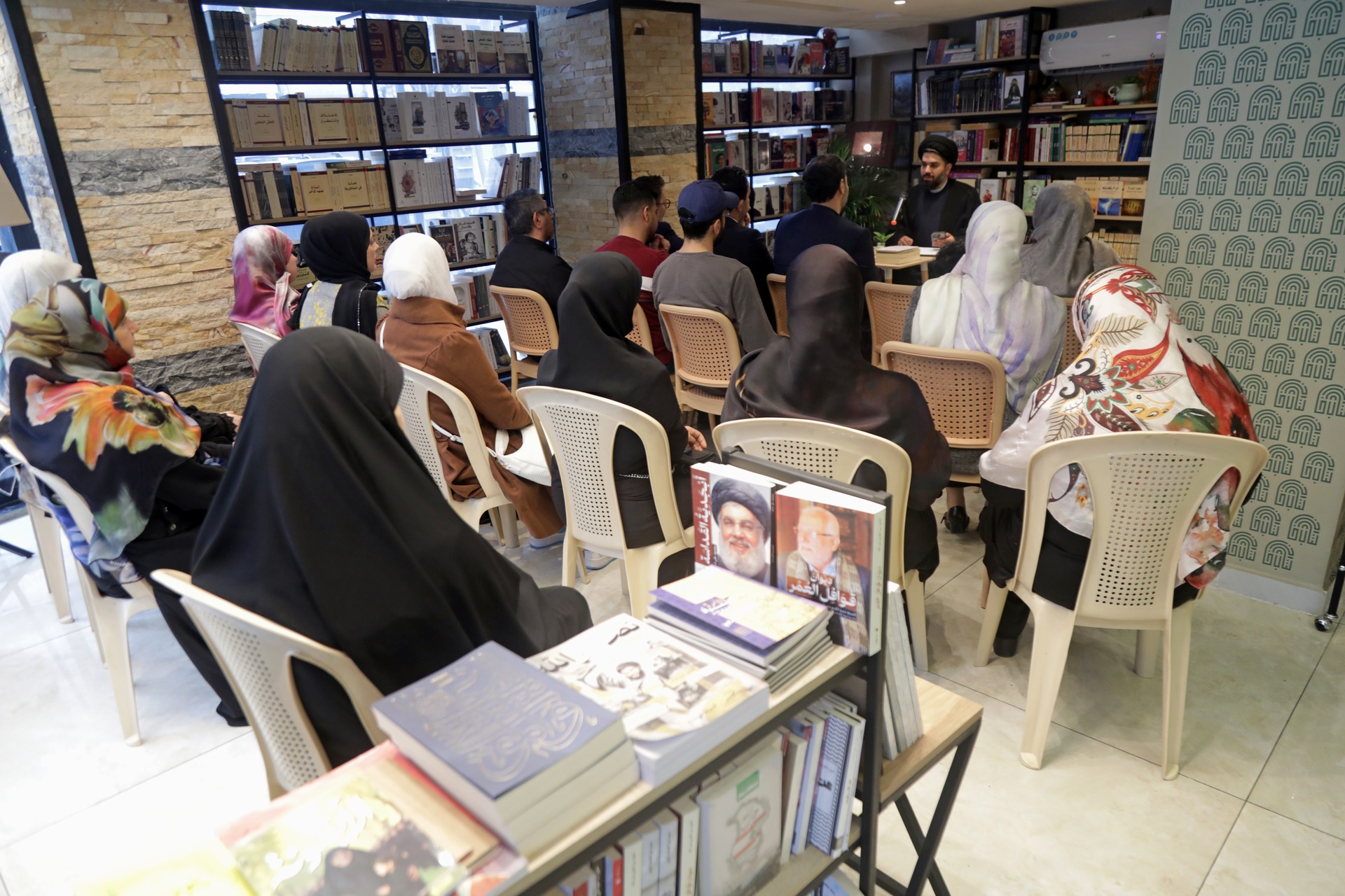 ندوة أدبية بمناسبة يوم الكتاب والمطالعة