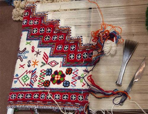 السجاد الكليم، نسيجٌ ذو تنوّعٍ يمتدّ بامتداد الثقافة والجغرافيا الإيرانية.
