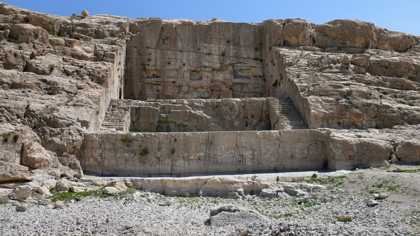 أرسنجان: تاريخه ومعالمه السياحية