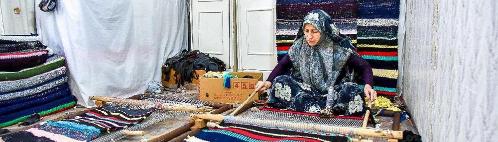 فن نسج الأكياس اليدوية، فن متداخل مع حياة القرى والعشائر