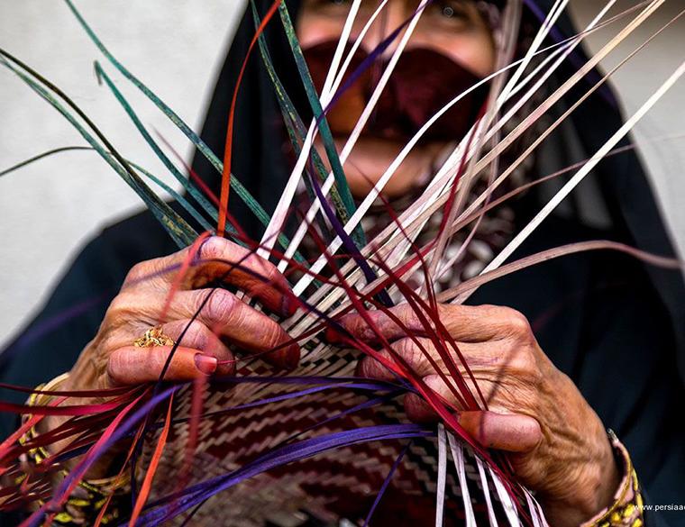 نسج الحصير: ابتكار أعمال فنية وعملية من الألياف النباتية