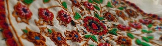 پته‌دوزی، بازی رنگ و نقش روی پارچه‌های پشمی