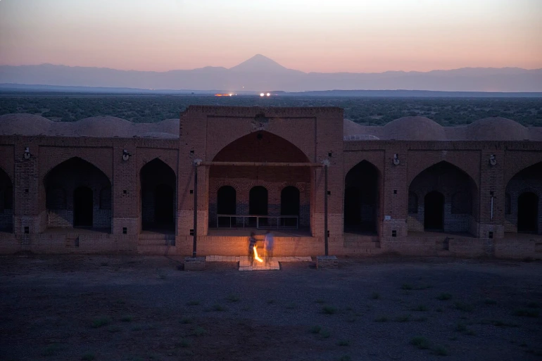 3کاروانسرای-دیر-گچین-Wikipedia_2