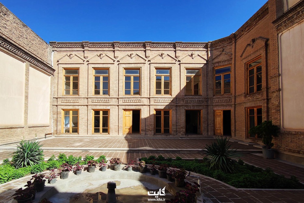 بيت الحريري في تبريز: فنّ الرسم الجداري في بيتٍ قاجاريّ