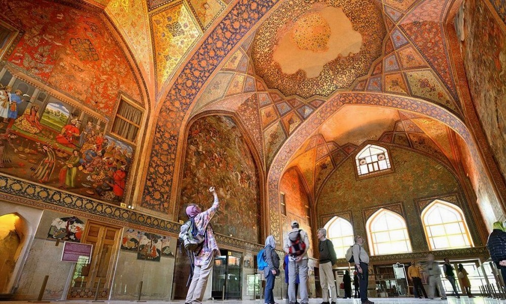 Chehel-Sotoun-Palace-Isfahan-Iran-Persia-Advisor-Travel-3-1024x616_2