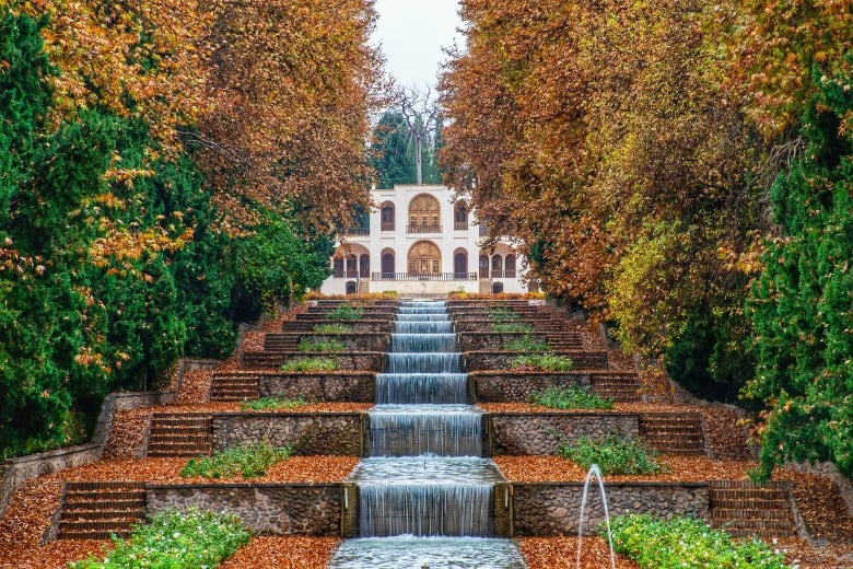 Shazdeh-Mahan-Garden-in-Autumn-1_1_2