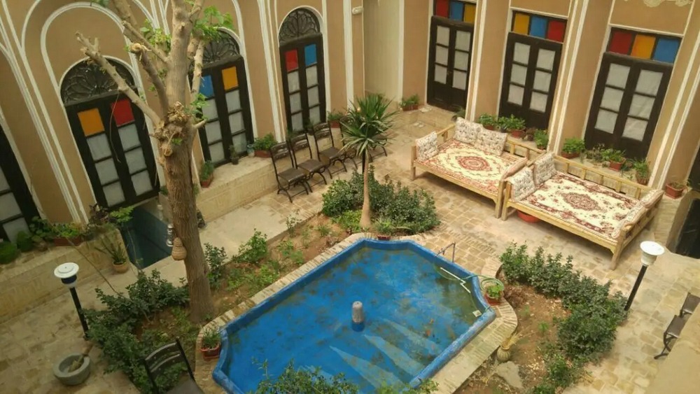 حیاط-کوچک-خانه_2